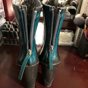 Rainy heel boots
